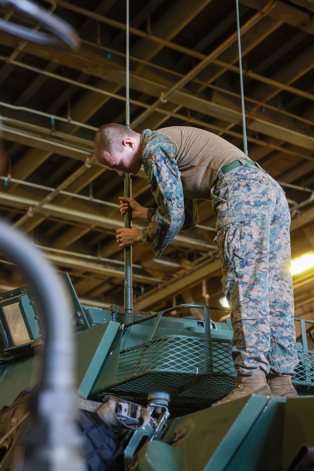 LAR Marines Rehearse Company-Level Reinforcement Procedures Aboard USS Somerset