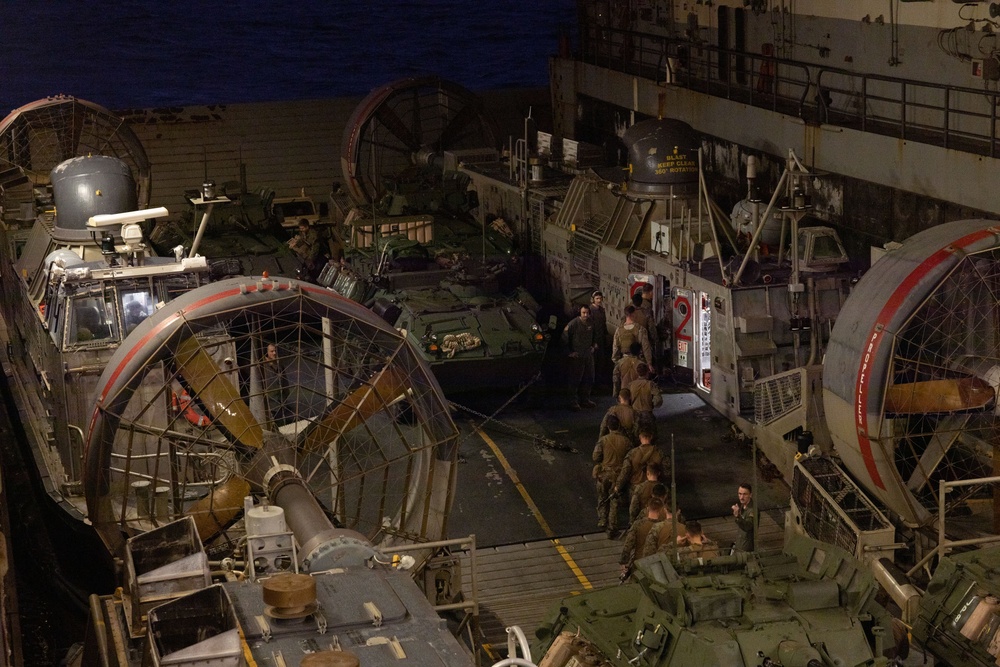 LCAC Operations, LAV Reinforcement off the USS Green Bay