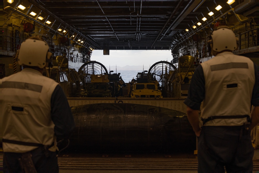 LCAC Operations, LAV Reinforcement off the USS Green Bay