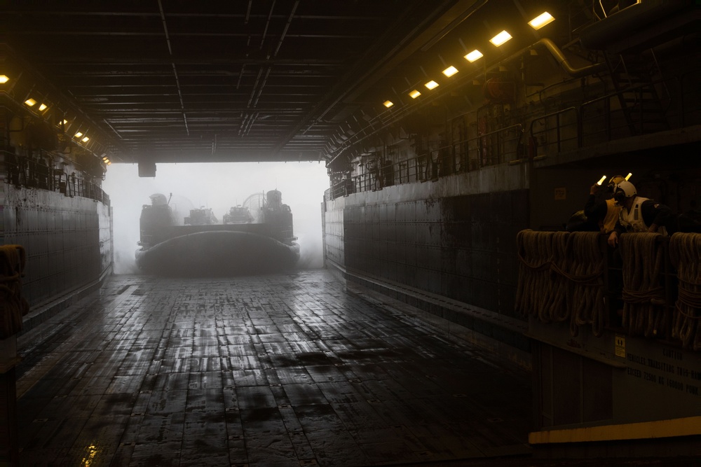 LCAC Operations, LAV Reinforcement off the USS Green Bay