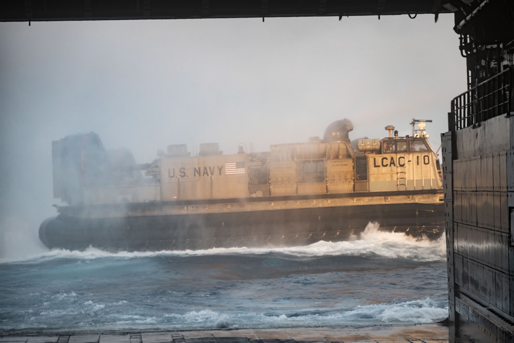 LCAC Operations, LAV Reinforcement off the USS Green Bay