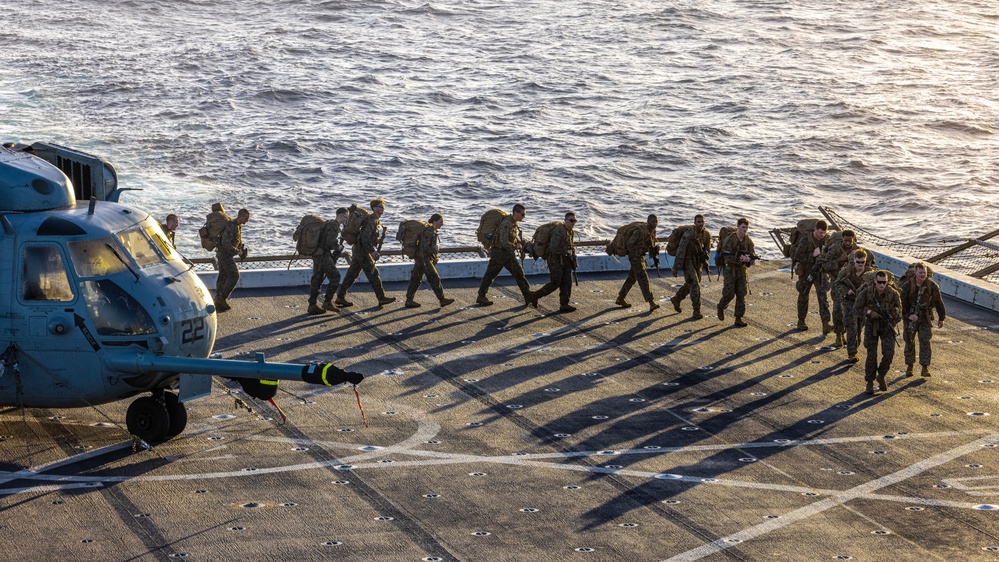 LAR Marines Conduct Conditioning Hike in the Pacific Ocean