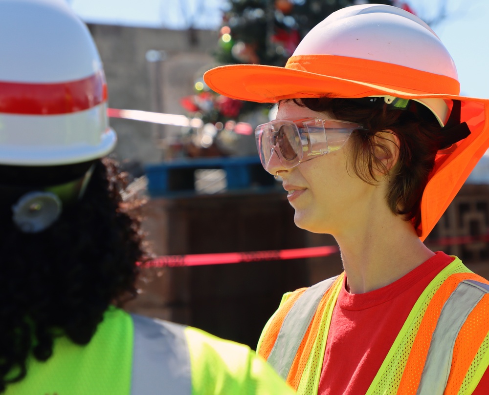 Environmental engineer oversees soil sampling in Lahaina, Hawai‘i