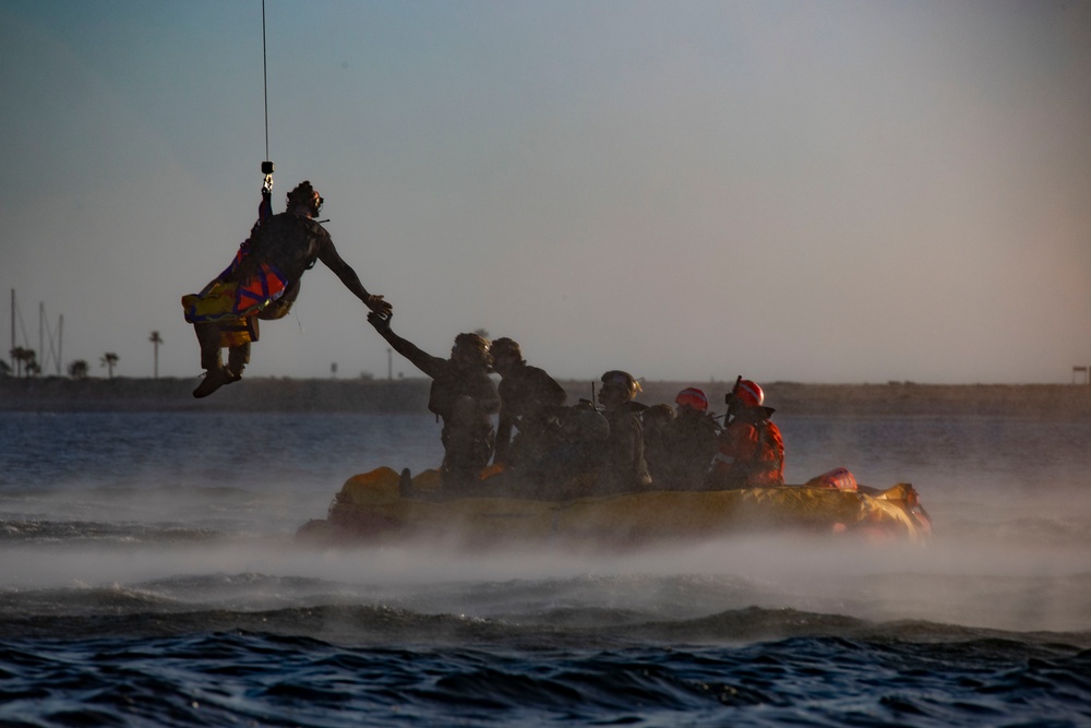 U.S. Navy rehearses with NASA ahead of Underway Recovery Test 11