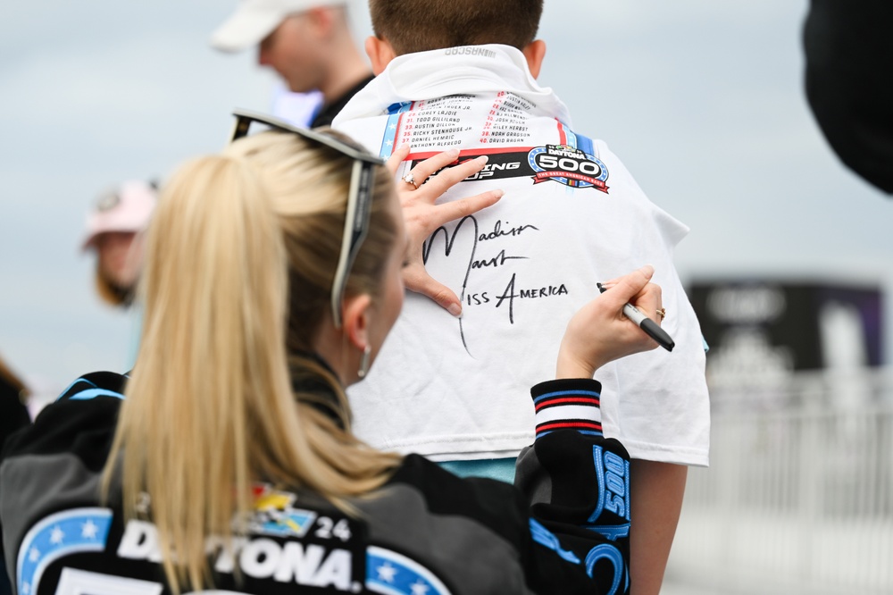 2 Lt Marsh (Miss America) at Daytona 500