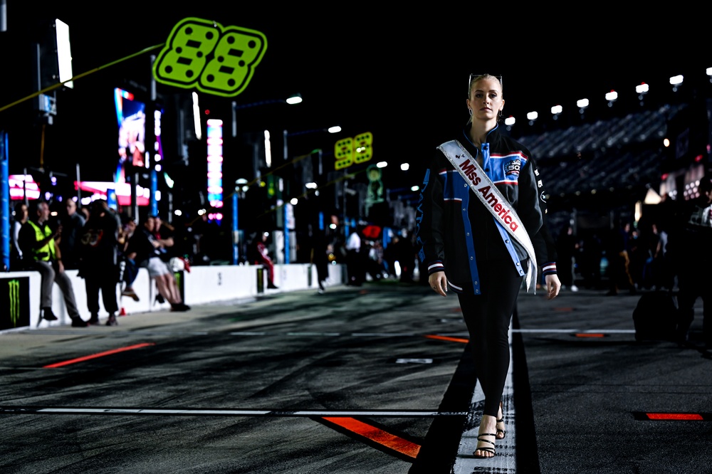 2 Lt Marsh (Miss America) at Daytona 500