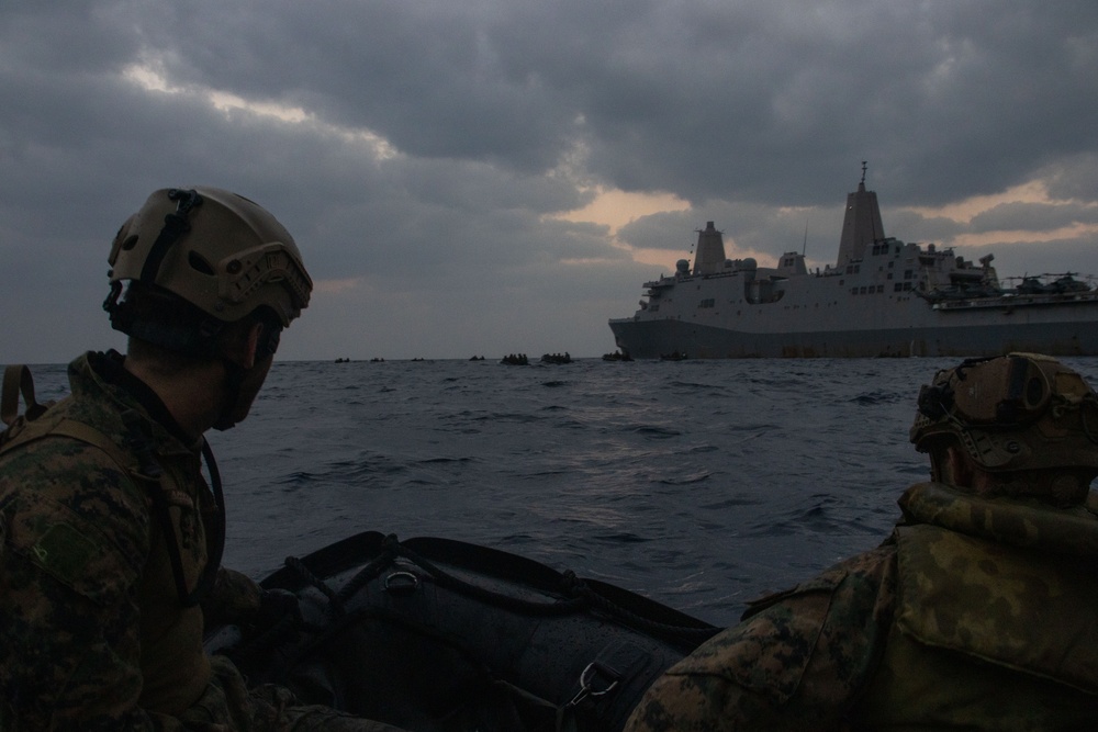BLT 1/1 Boat Raid from the USS Green Bay