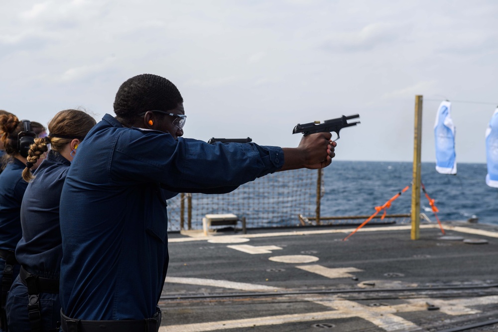 USS Mason Conducts a Live-Fire Training in the Red Sea