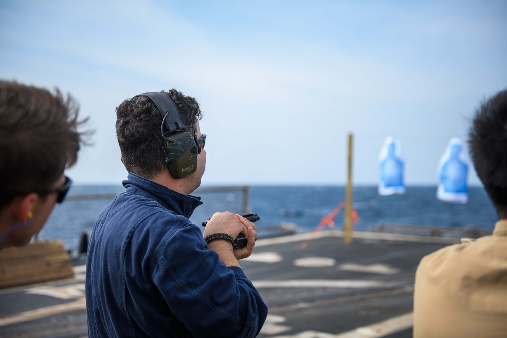 USS Mason Conducts a Live-Fire Training in the Red Sea