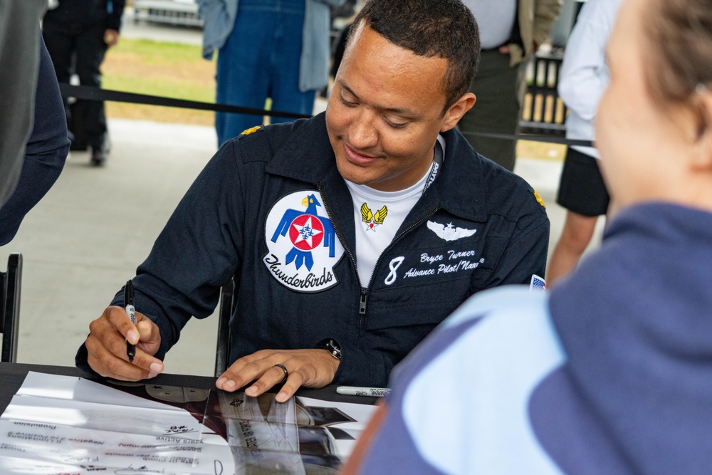 Thunderbirds practice for Daytona 500