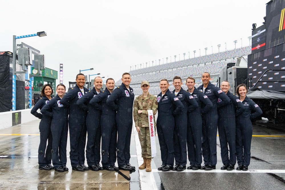 Thunderbirds practice for Daytona 500