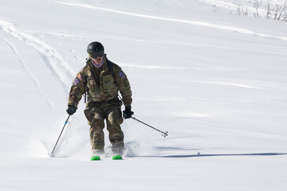 10th Mountain Division Soldiers Strengthen Avalanche Skills with Rigorous Training in Colorado’s Chalk Creek