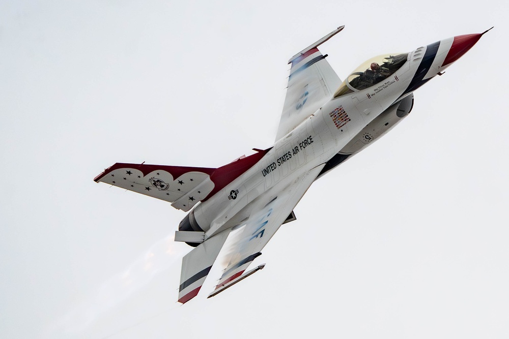 Thunderbirds practice for Daytona 500