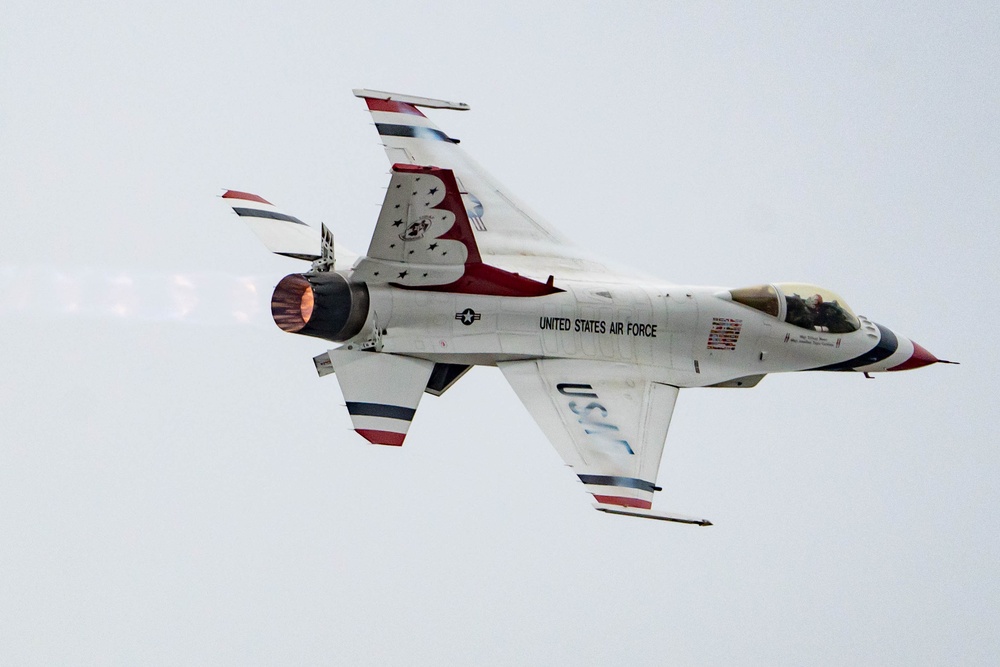 Thunderbirds practice for Daytona 500