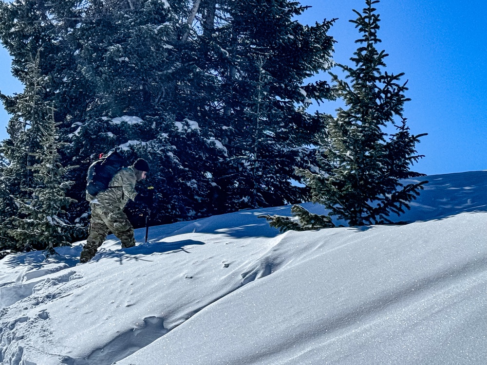 10th Mountain Division Soldiers Strengthen Avalanche Skills with Rigorous Training in Colorado’s Chalk Creek