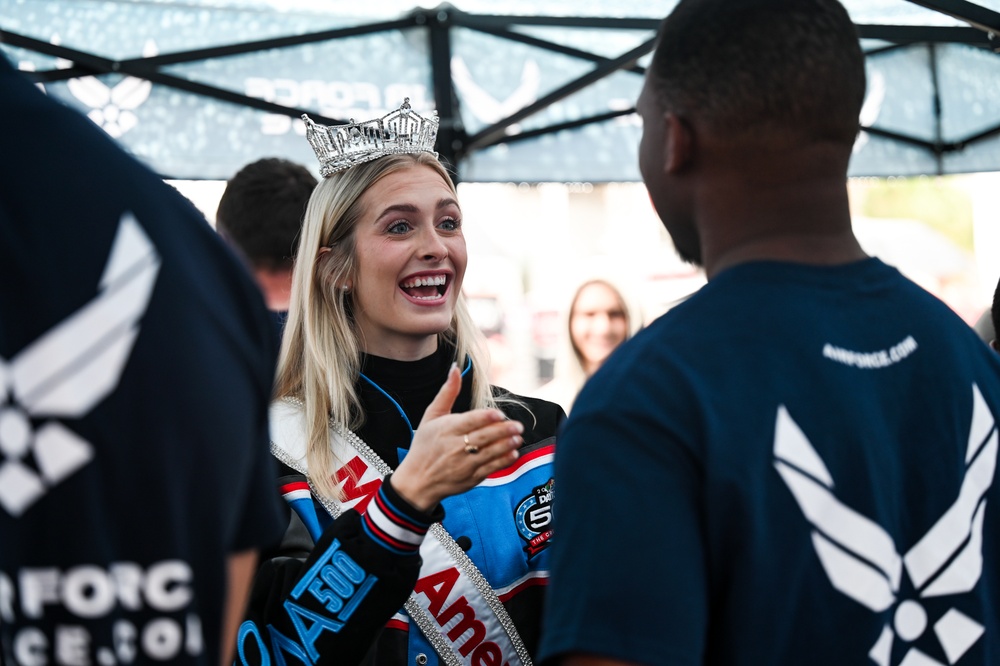 2 Lt Marsh (Miss America) at Daytona 500