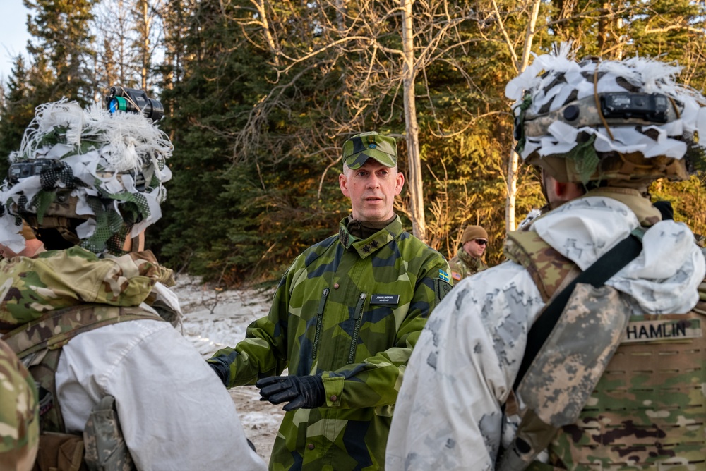 Commander of the Swedish Army visits Alaska during JPMRC 24-02