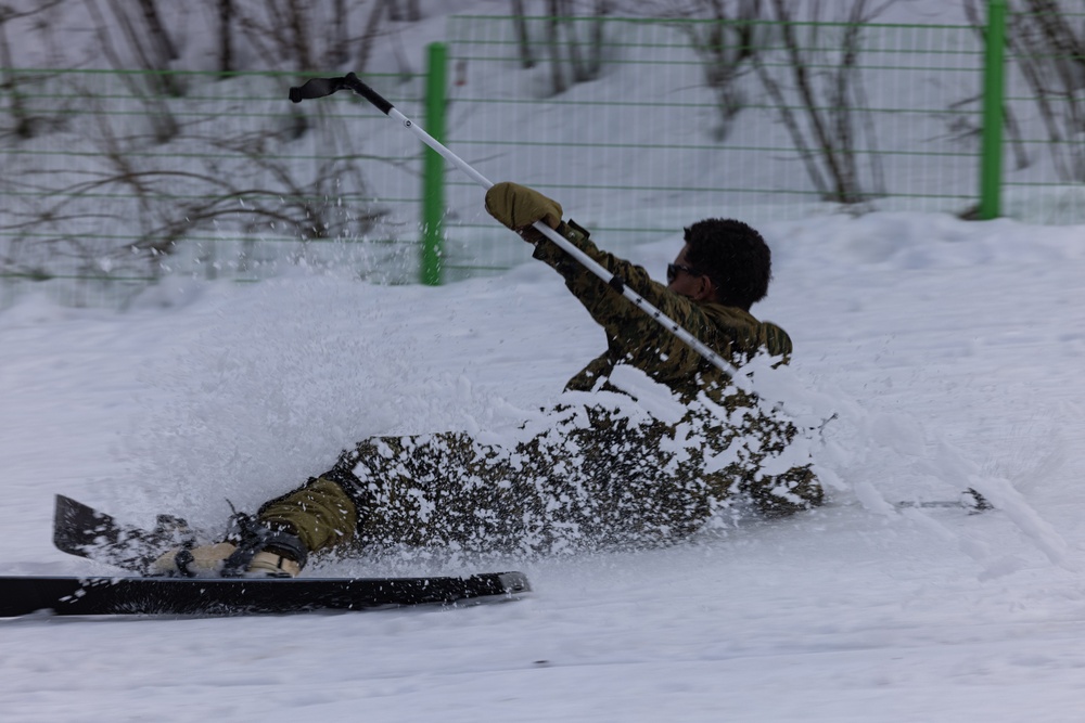 KOREA VIPER 24.1 | 2/7 Participates in Skiing and Cold Weather Training