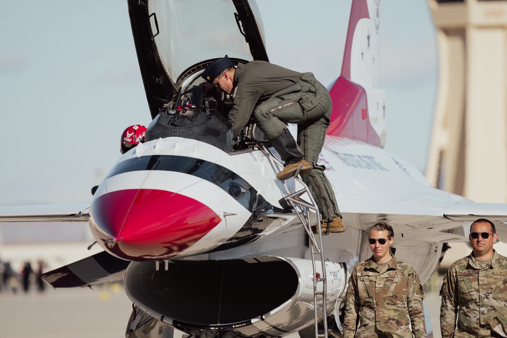 Thunderbirds practice at Edwards AFB