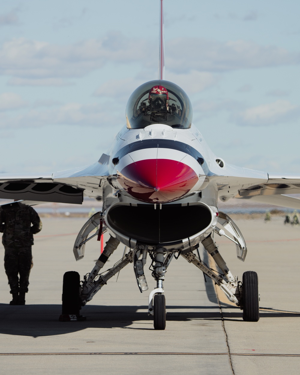 Thunderbirds practice at Edwards AFB