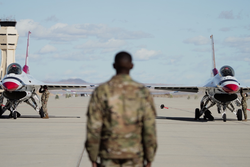 Thunderbirds practice at Edwards AFB