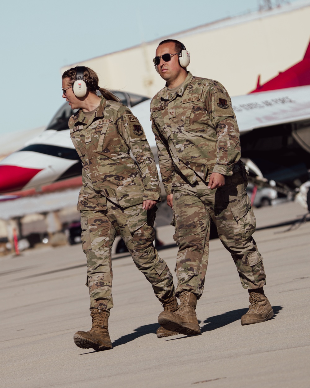 Thunderbirds practice at Edwards AFB