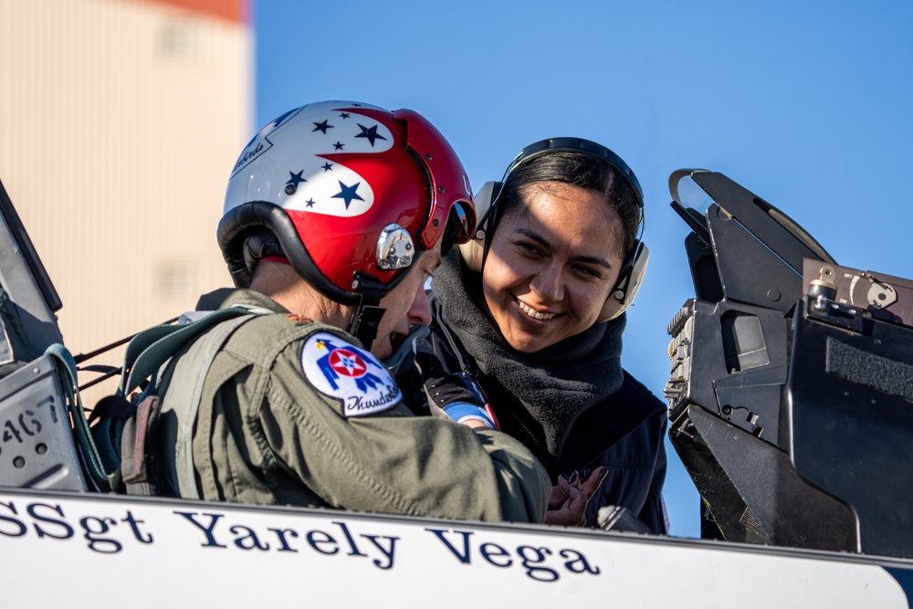 Thunderbirds practice at Edwards AFB