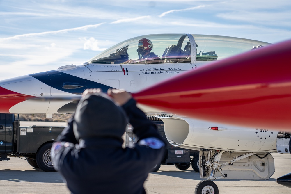 Thunderbirds practice at Edwards AFB