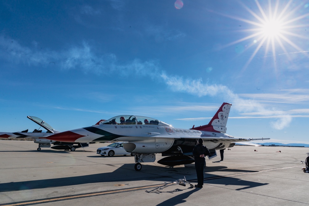 Thunderbirds practice at Edwards AFB