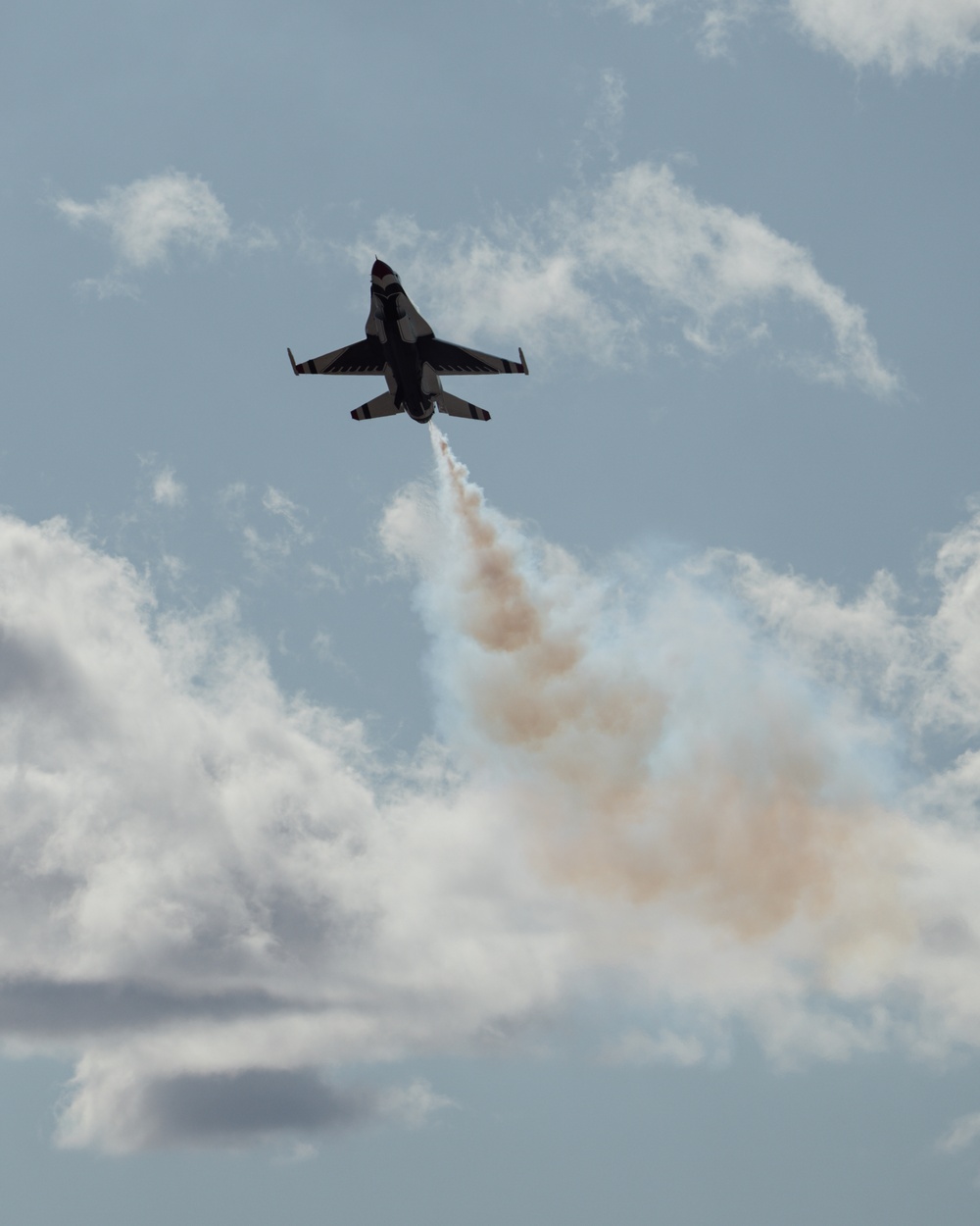 Thunderbirds practice at Edwards AFB