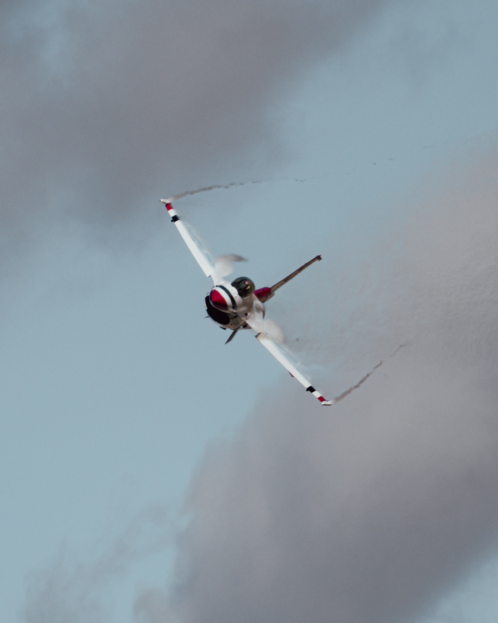 Thunderbirds practice at Edwards AFB