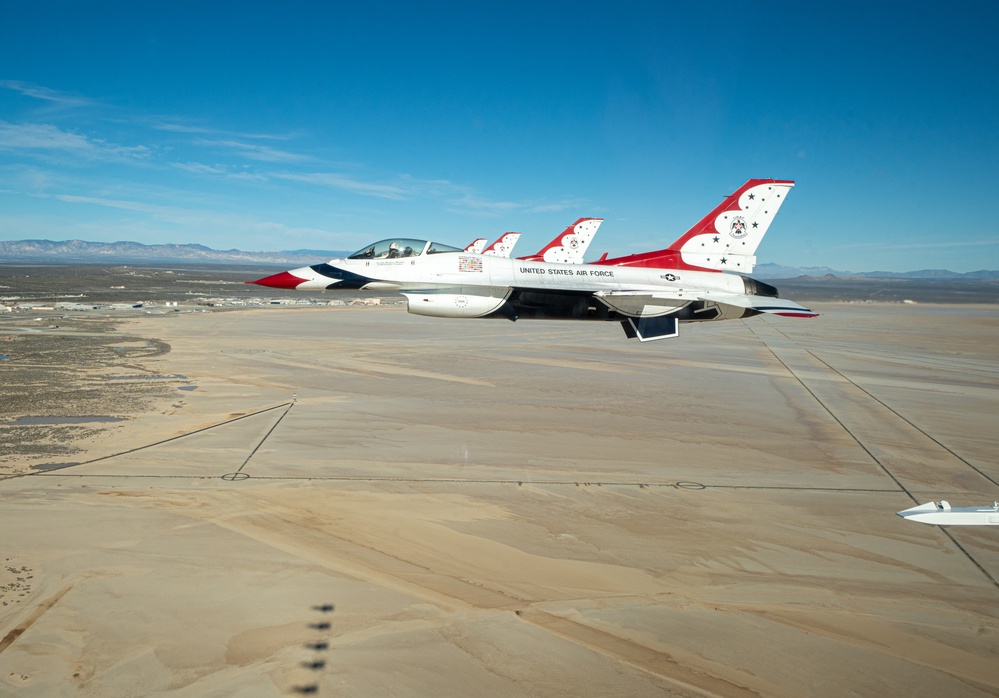 Thunderbirds practice at Edwards AFB