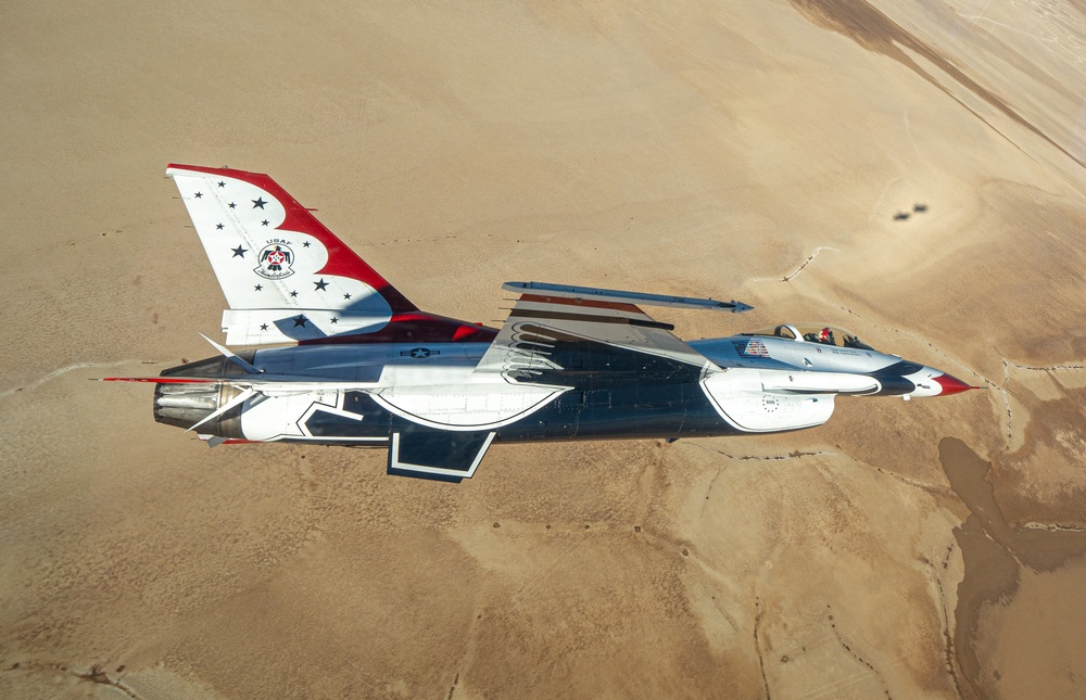 Thunderbirds practice at Edwards AFB