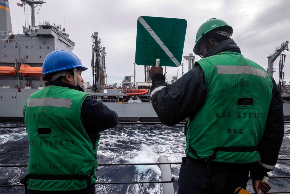 Sterett Conducts Fueling-at-sea with USNS Pecos