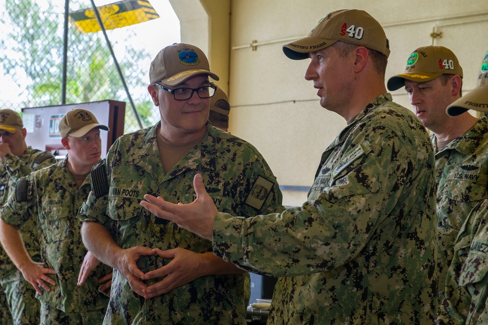 Deputy Commander Submarine Force Atlantic Visits USS Frank Cable