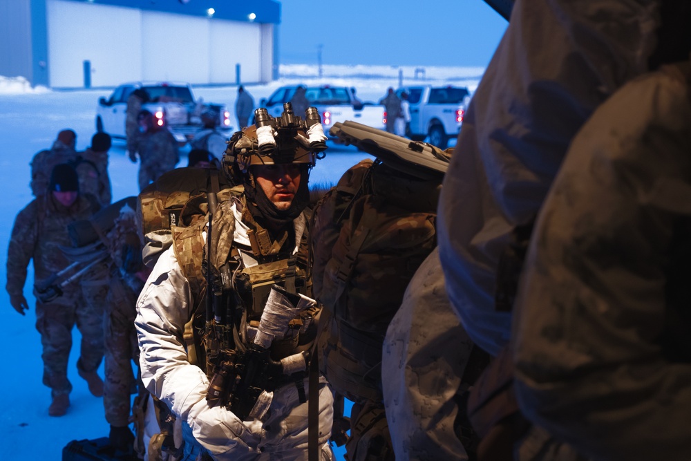 Top of the World: Arctic Angels Conduct Training on Arctic Circle