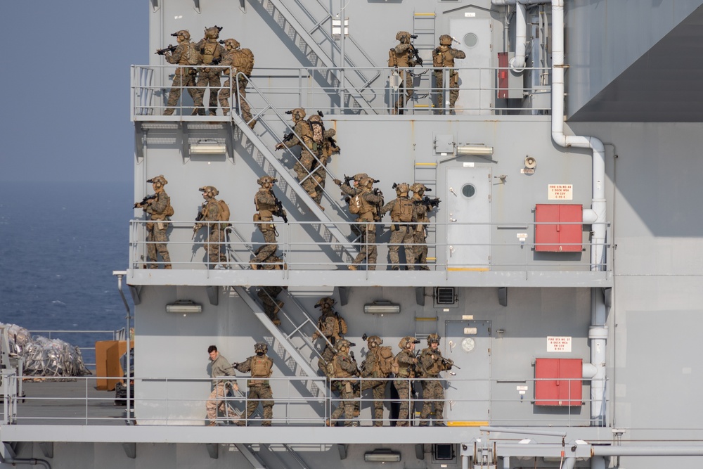 31st MEU conducts VBSS aboard USS Miguel Keith