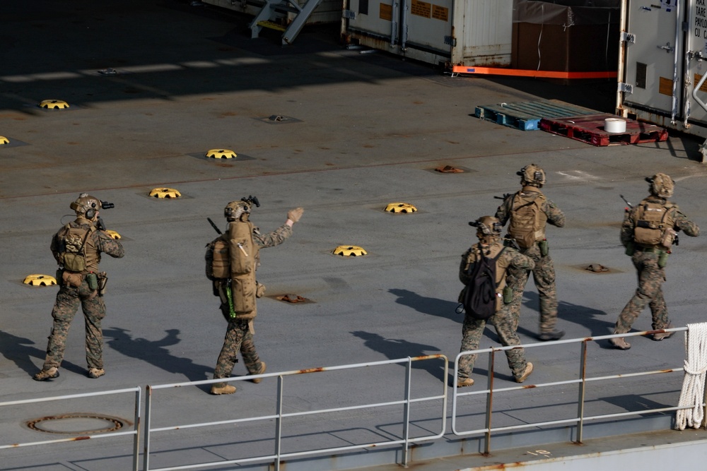 31st MEU conducts VBSS aboard USS Miguel Keith