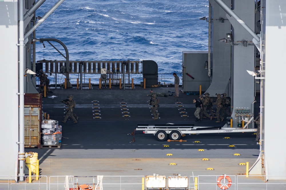 31st MEU conducts VBSS aboard USS Miguel Keith