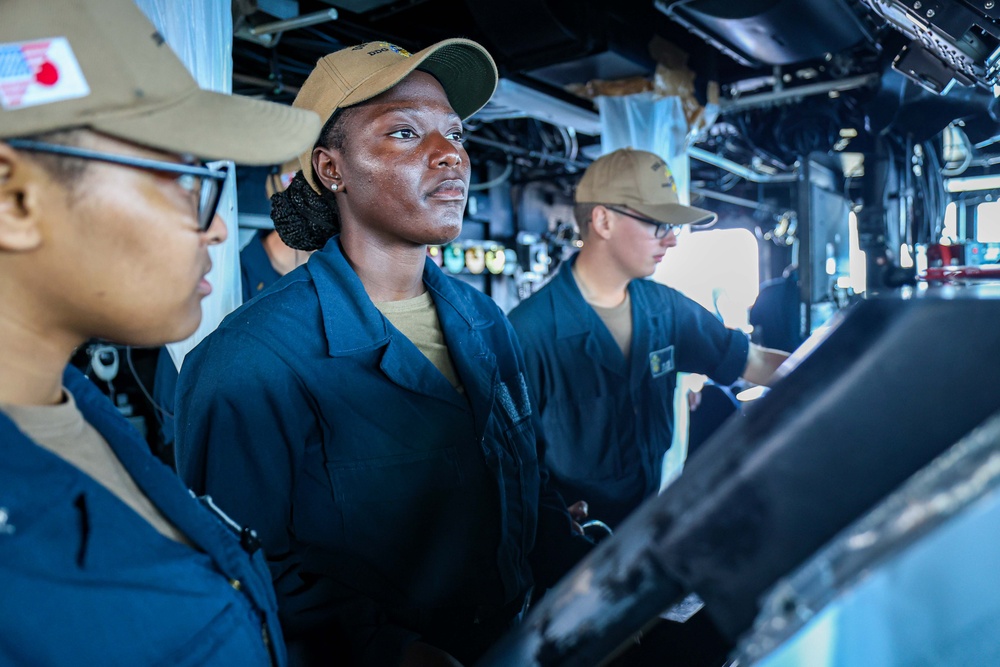 USS John Finn Conducts Replenishment-at-sea