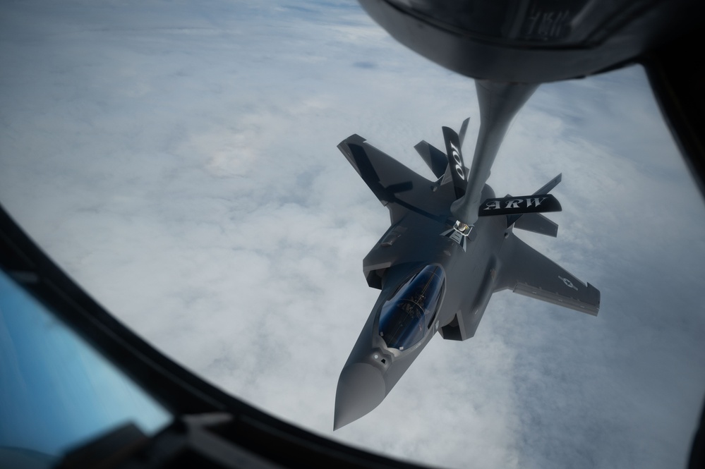 100th ARW refuels 48th FW in NATO exercise over Poland