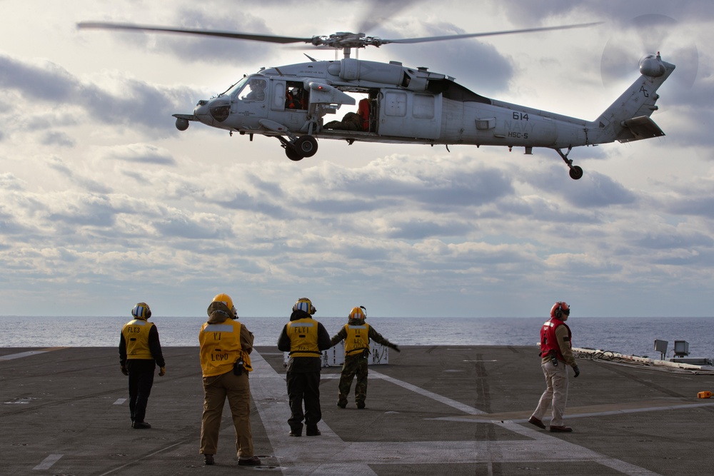George Washington conducts vertical replenishment-at-sea