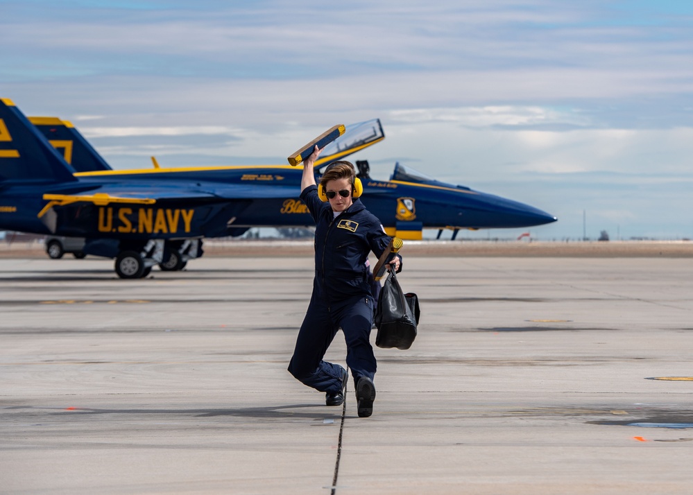 Blue Angels Conduct Winter Training in El Centro