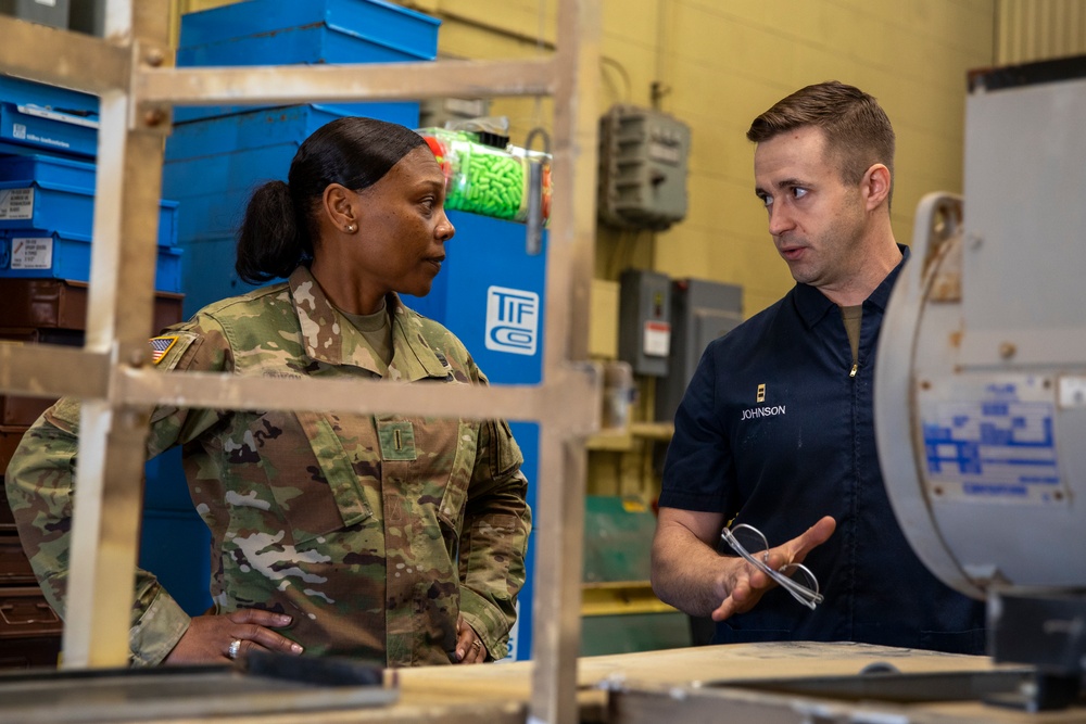 Senior Warrant Officer Advisor to the Chief of Staff of the Army visits Fort Riley