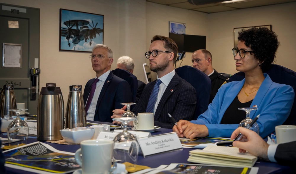 Latvian Foreign Minister Visits 7th Fleet