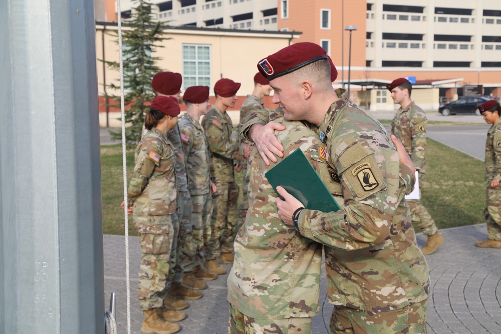 CSM Teakell presents army achievement medal to 173rd best medic team