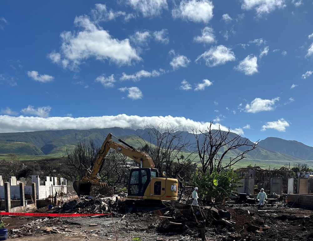 Front Street debris removal in Lahaina, Hawai‘i