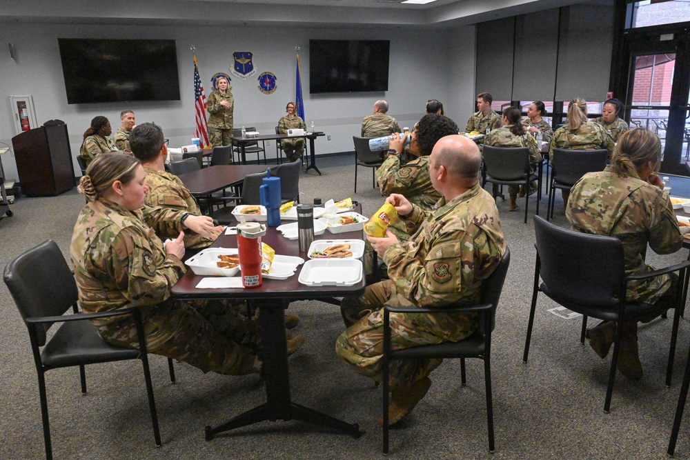 AMC Command Surgeon explores 19 MDG’s mission during TLR visit