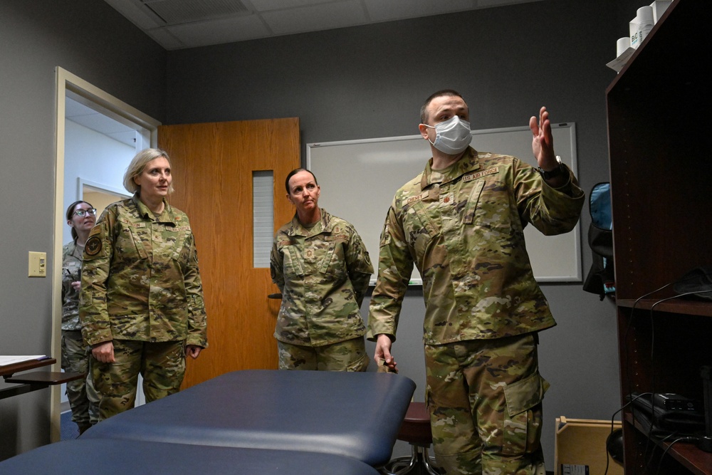 AMC Command Surgeon explores 19 MDG’s mission during TLR visit