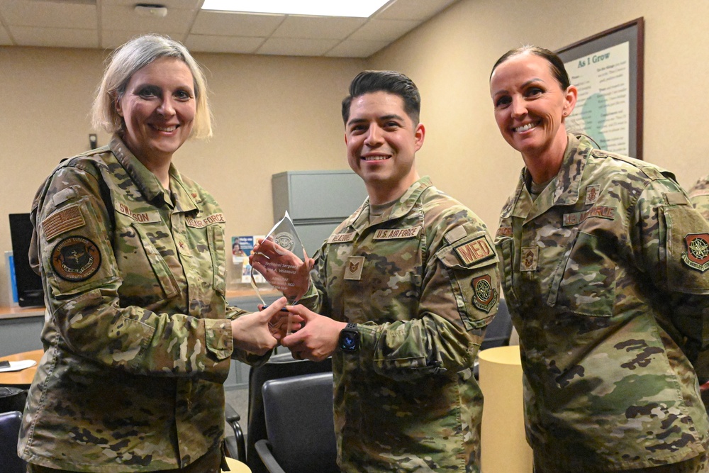 AMC Command Surgeon explores 19 MDG’s mission during TLR visit